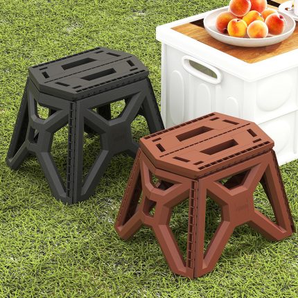 00569 Thick plastic hand-held stool